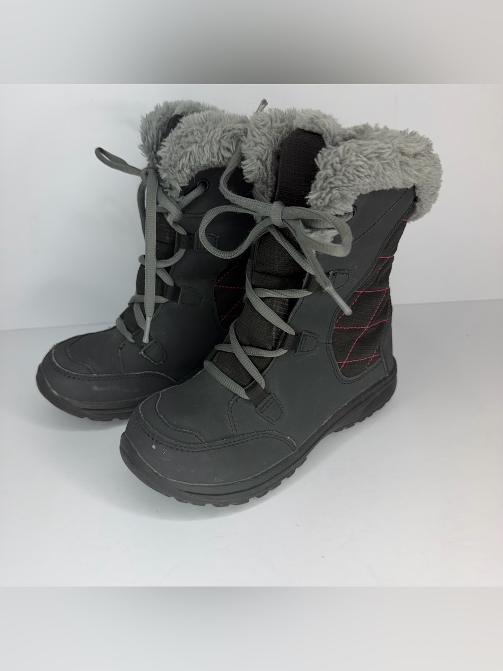 Columbia Kids Grey Faux-Fur Lined Winter Boots with Pink Stitching